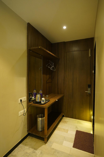 Others 4, Hotel Hrushikesh, Ahmadnagar