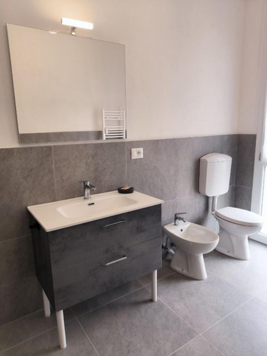 Bathroom 4, Room 48 Bologna, Bologna