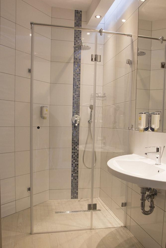 Bathroom 3, Hotel Bardo, Ząbkowice