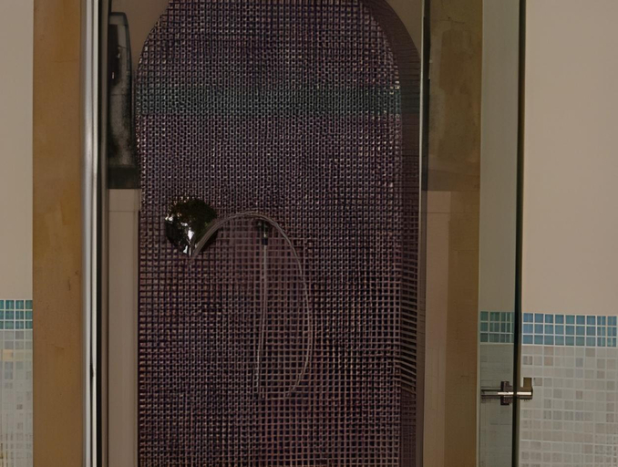 Bathroom 3, Hotel Brunnenhof, Regen