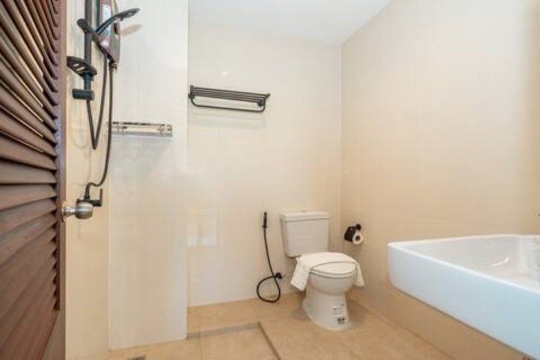 Bathroom 5, Mitsu Guesthouse, Karon Beach, Pulau Phuket