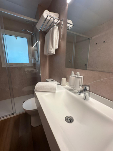 Bathroom 3, Hotel Solana del Ter, Girona