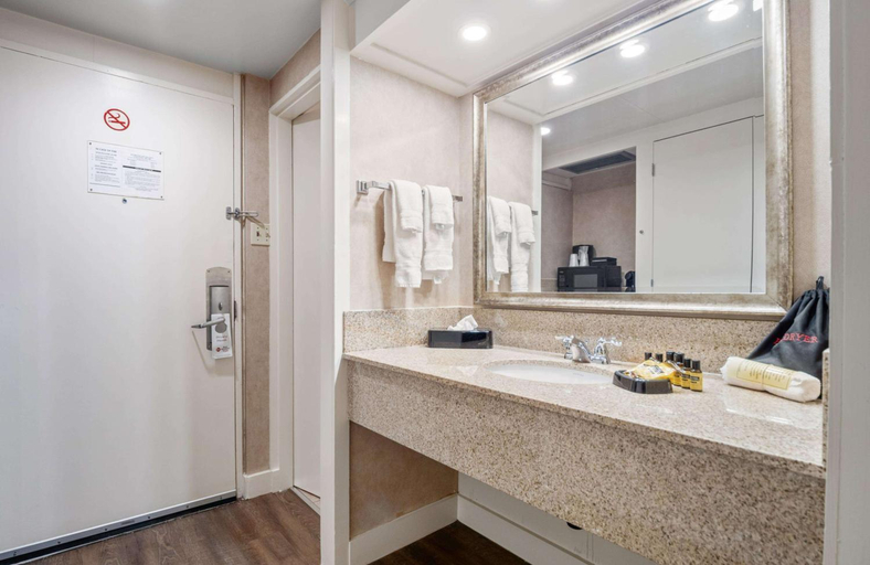 Bathroom 4, Best Western Plus Cairn Croft Hotel, Niagara