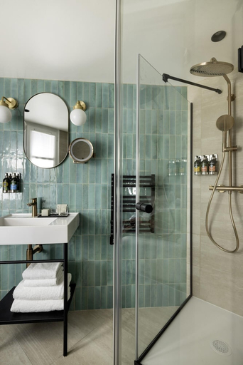 Bathroom 4, Maxim Opéra, Paris