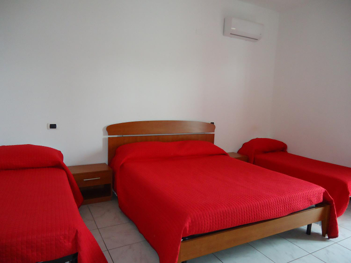Others 5, AFFITTACAMERE GELINDO, Teramo