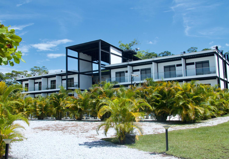 Exterior & Views