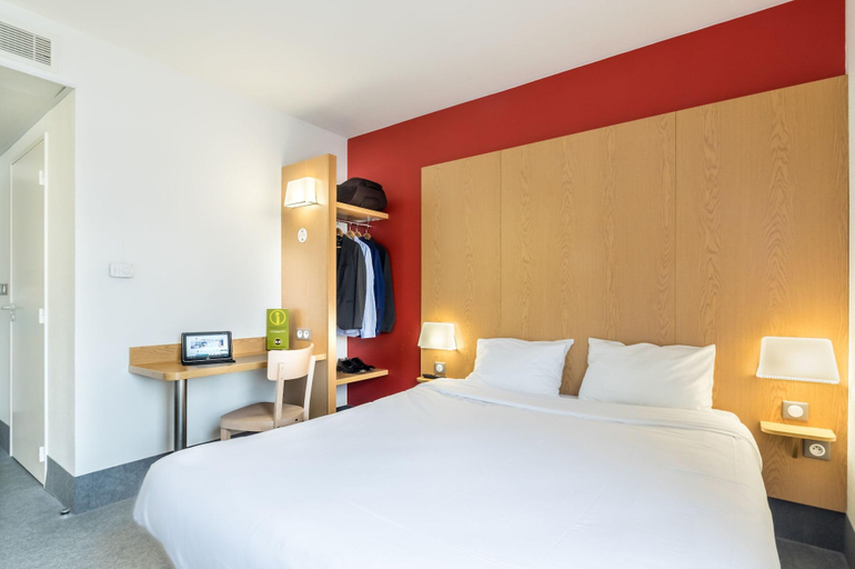 Bedroom 3, B&B Hotel Cannes La Bocca Plage, Alpes-Maritimes