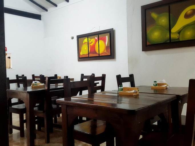 Food & Drinks 4, Hotel Premium Real, Medellín