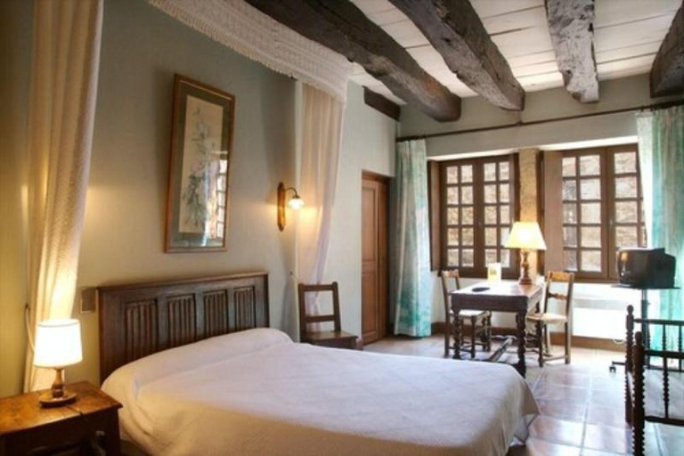 Bedroom 2, Hostellerie du Vieux Perouges, Ain