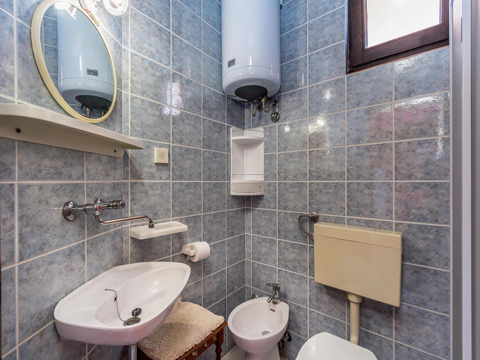 Bathroom, Apartment in Liznjan with Pool and Terrace, Ližnjan
