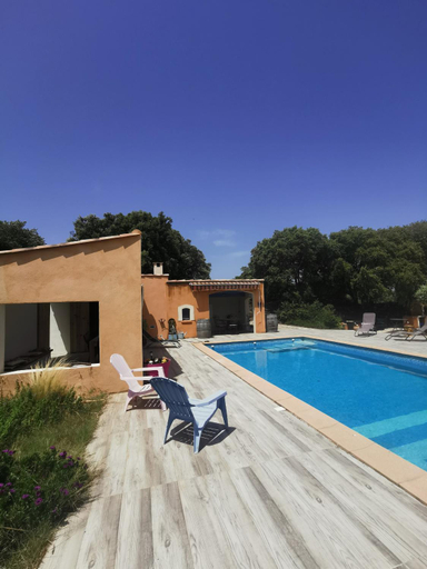 Sport & Beauty 3, Les petites chambres de Lacoste, Hérault
