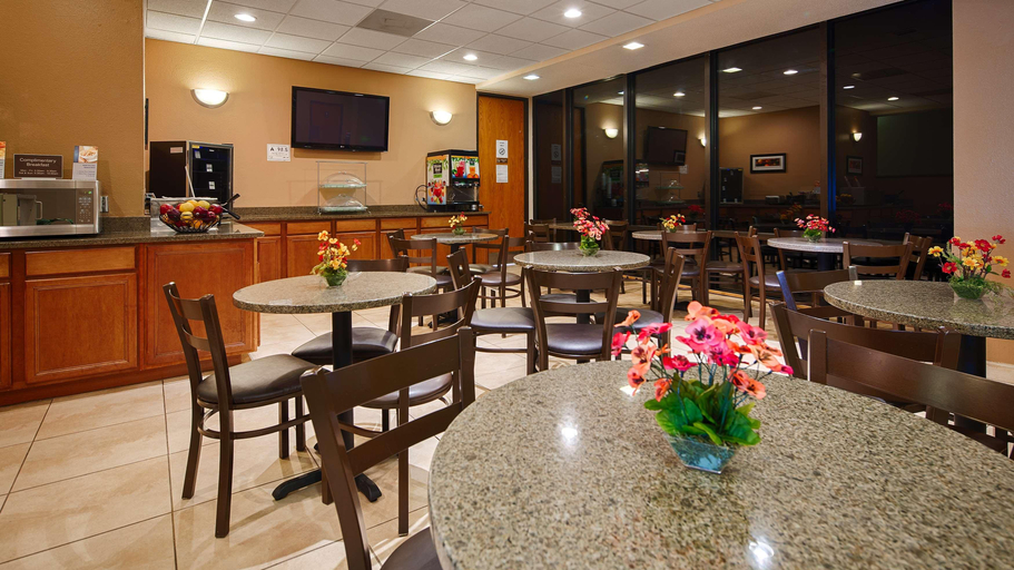 Food & Drinks 5, Best Western Plus Lower South End, Mecklenburg