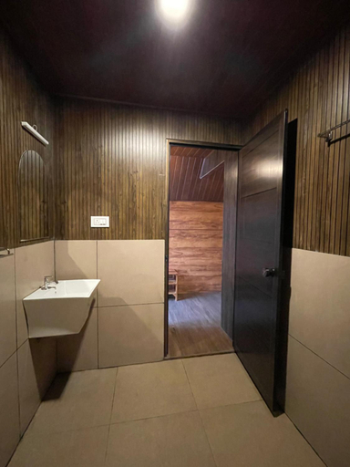 Bathroom 3, Tulsi Kayal Retreat, Alappuzha