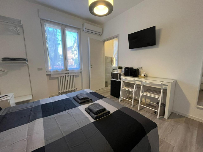 Others 4, Bed&breakfast BBqueen Sandonato Policlinico, Milano