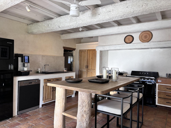 Others 5, Mas d'images styled by Scapa Home, Bouches-du-Rhône