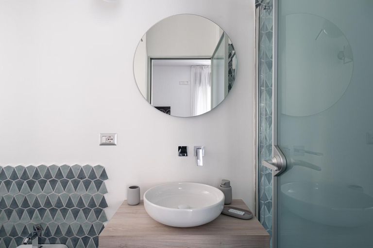 Others 3, President Suite, Salerno