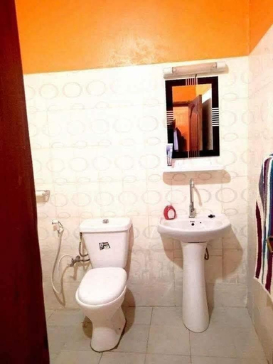 Bathroom 2, Mini studio meuble avec toutes les commodites au environs, Dakar