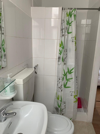 Others 4, Residencia Whitelove, Lisbon