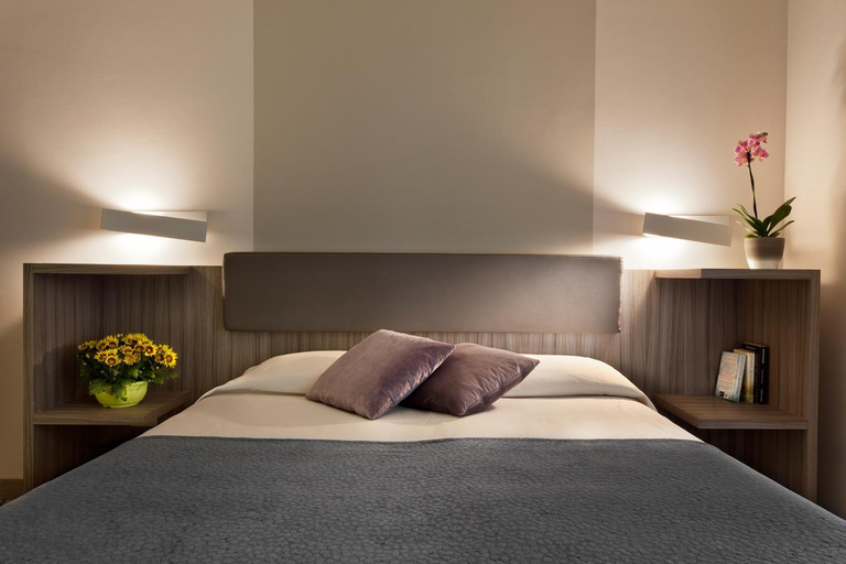 Bedroom 2, Hotel Desiree by Double Hospitality, Brescia