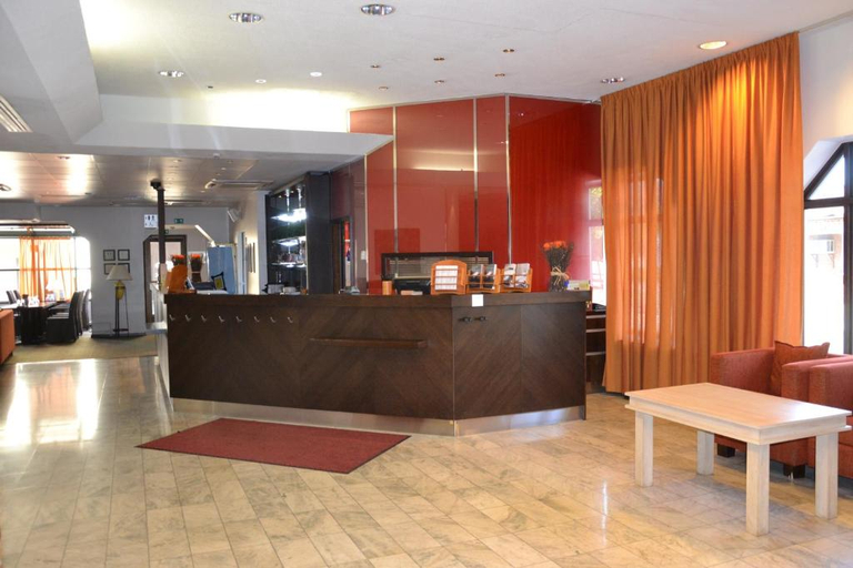 Public Area 3, Hotel Oscar, North Savonia