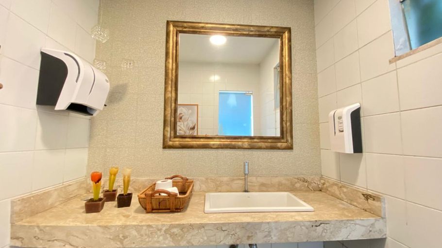 Bathroom 5, Camaçari Plaza Hotel, Camaçari