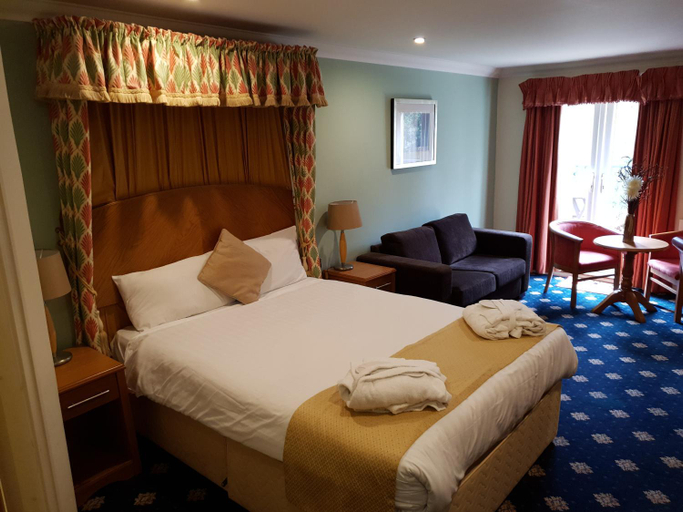 Bedroom 3, OYO Kegworth Hotel and Conference Centre, Leicestershire