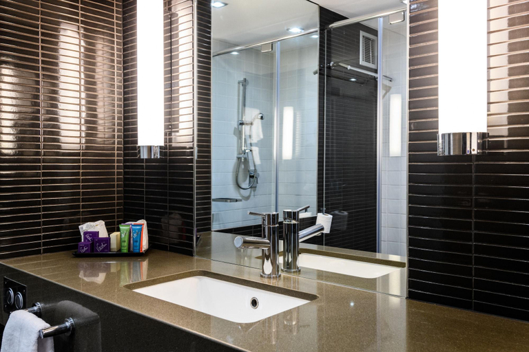 Bathroom 3, Lakeside Hotel and Conference Center, Sydney