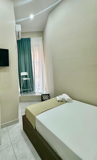 Others 3, Royal Dream, Napoli
