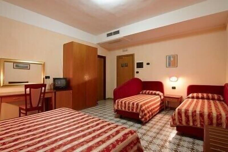 Bedroom 2, Hotel Gaggiano, Foggia