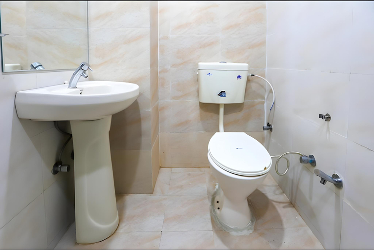 Bathroom 5, Hotel Venus, Ajmer