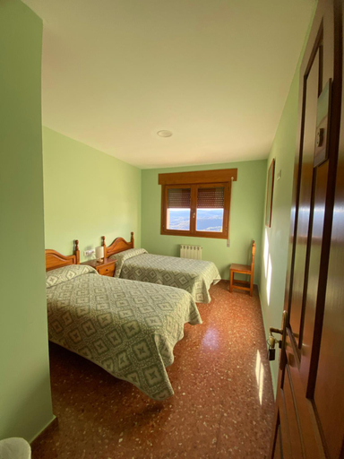 Bedroom 3, Pension Los Mallos, Huesca