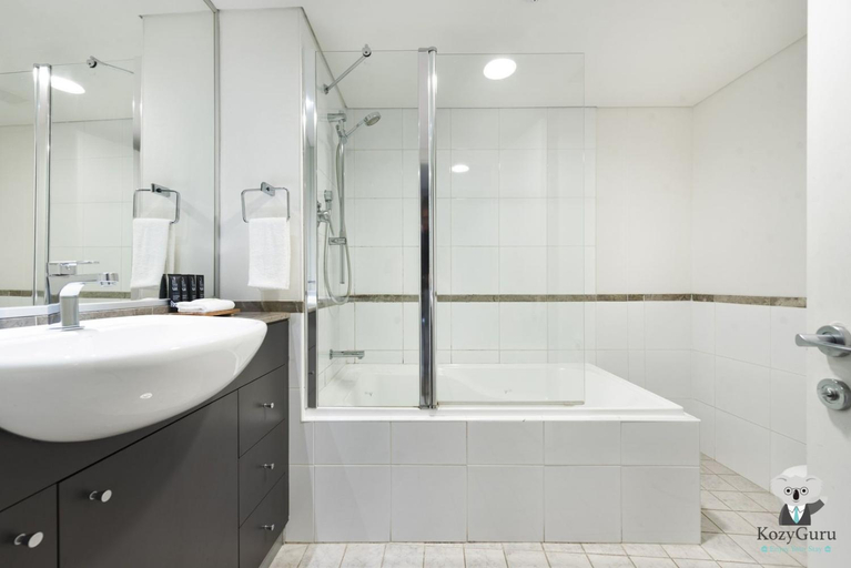 Bathroom 3, KozyGuru | Sydney CBD | Best Location Studio, Sydney