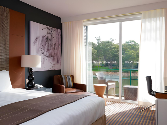 Bedroom 2, Lakeside Hotel and Conference Center, Sydney