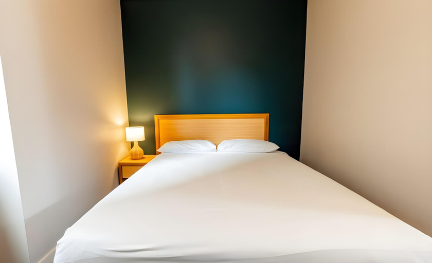 Bedroom 2, Hotel Coronation, Sydney