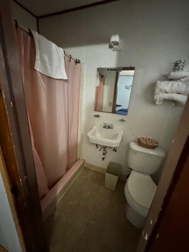 Bathroom 2, Pond Creek Inn, Grant
