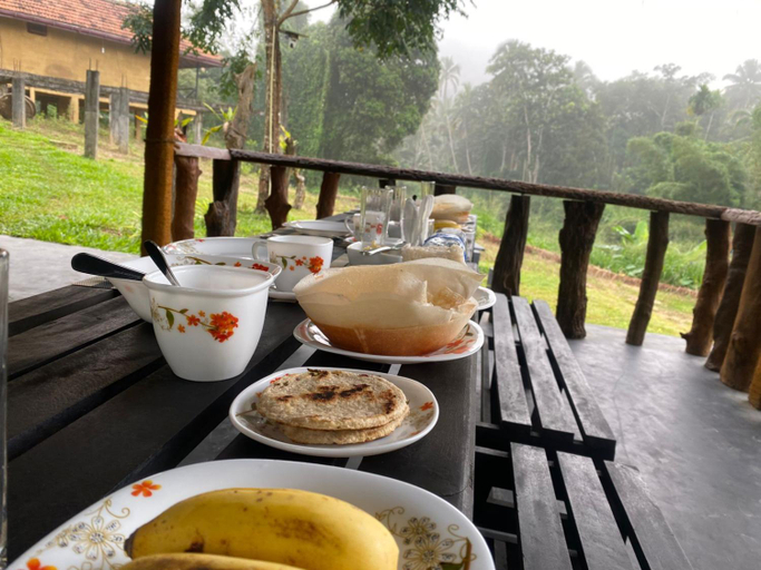 Food & Drinks 4, Sinharaja Riverside, Kotapola