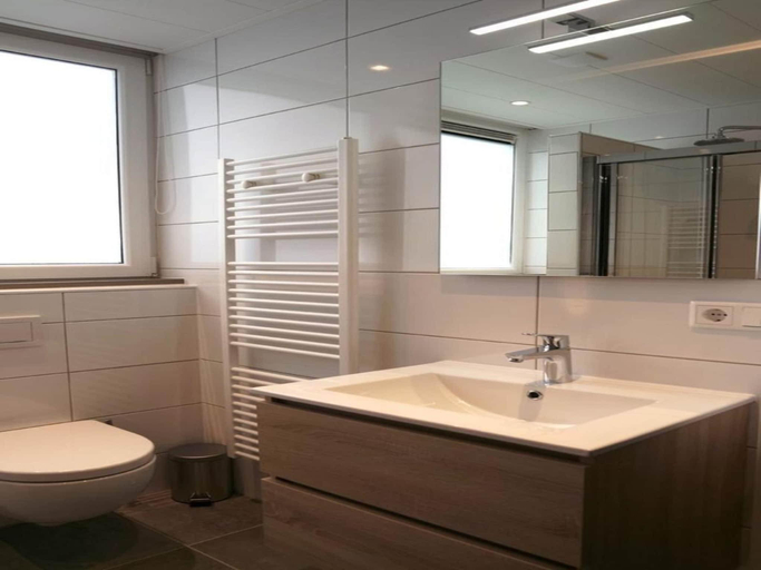 Bathroom 4, Holiday home near Waterdunen for 6, Sluis
