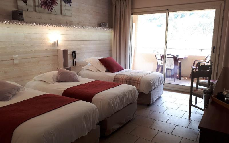 Bedroom 2, Hotel Le Mont Barral, Drôme