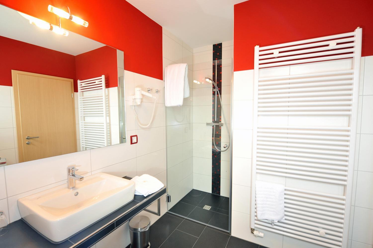 Bathroom 3, Casa Palatina Vinotel, Bad Dürkheim
