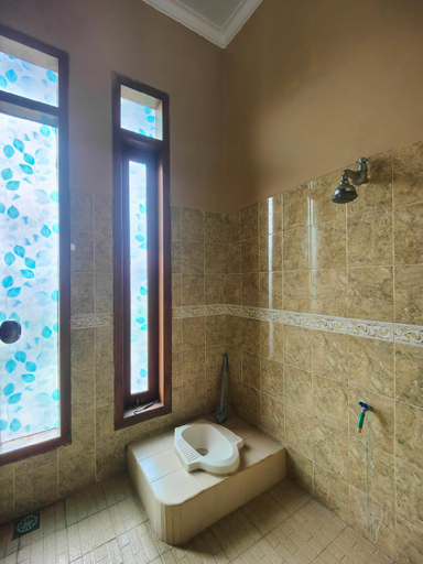 Bathroom 5, Padi Loka Villa Kuningan, Kuningan