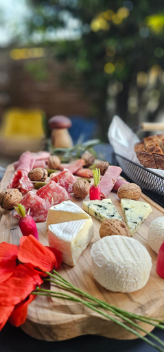 Food & Drinks 5, Chambre d'hote Cigale jacuzzi et jardin prive, Bouches-du-Rhône