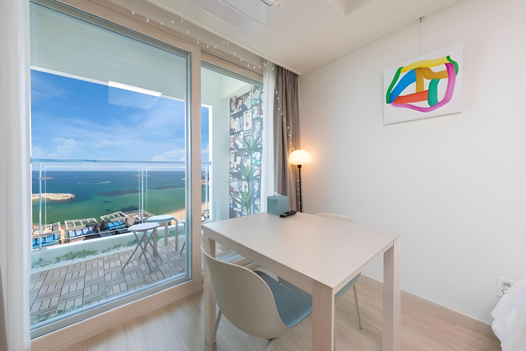 Others 3, Sokcho Summit Bay 804, Goseong
