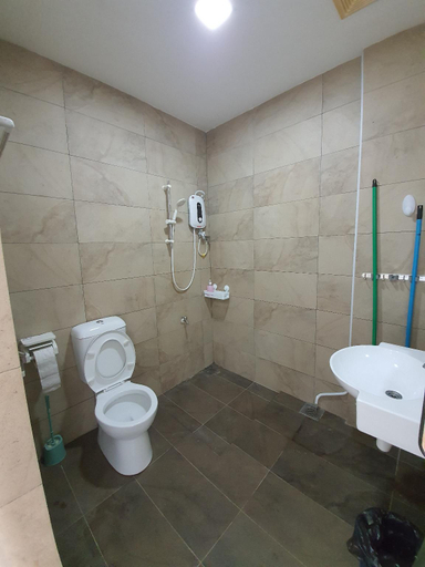 Bathroom 5, KITTY Homestay 4-04 MB ROXY Apartment Kuching, Kuching