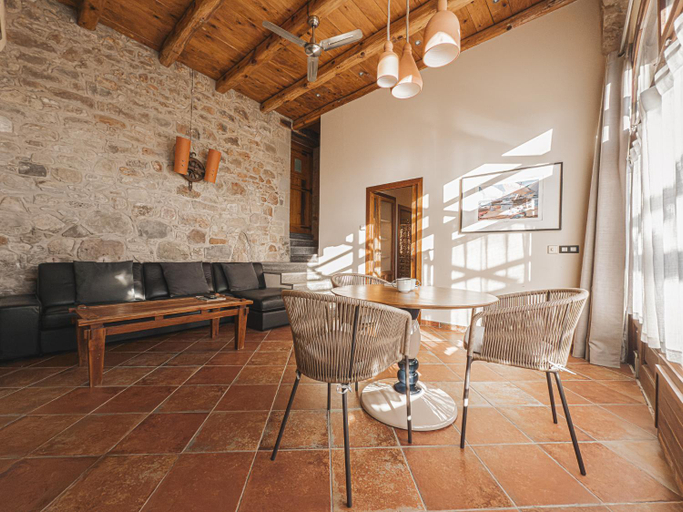 Others 3, Mas Rovira, Girona