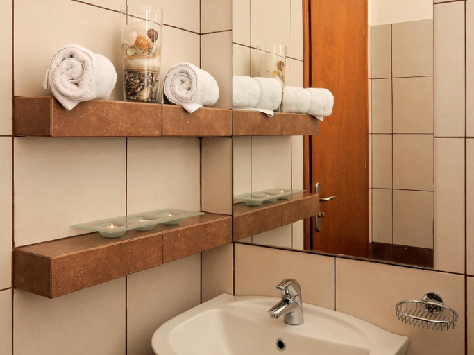 Bathroom 2, Karayiannis Villas, Peloponnese