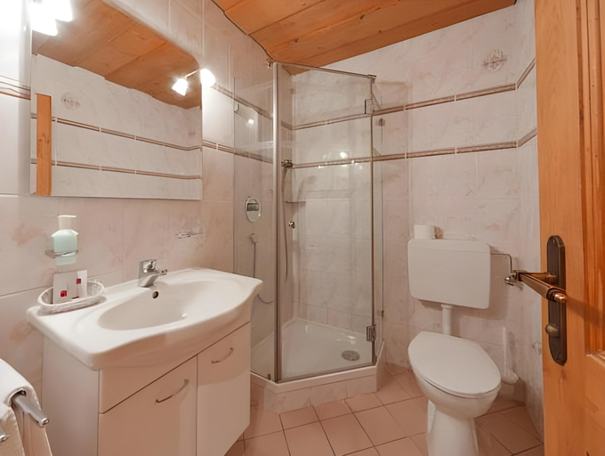 Bathroom 3, Buchenhain Waldgasthof, München