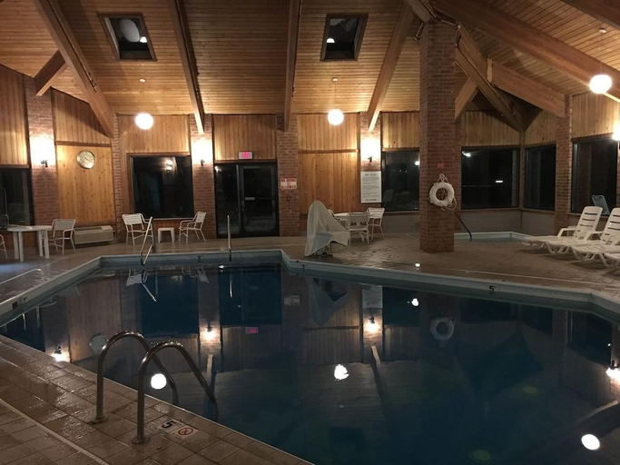 Sport & Beauty 2, Blisspoint Inn Columbia City, Whitley
