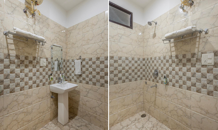 Bathroom 3, Treebo Anjukul, Chamba