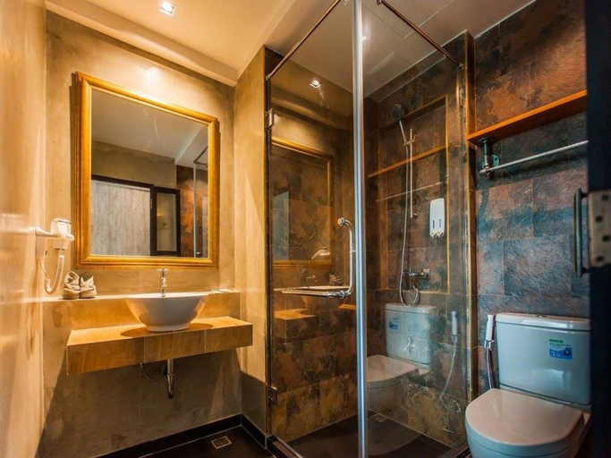 Bathroom 4, Loft Mania Boutique Hotel, Muang Chumphon
