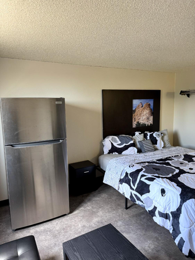 Bedroom 3, The Suite Inn, Pennington